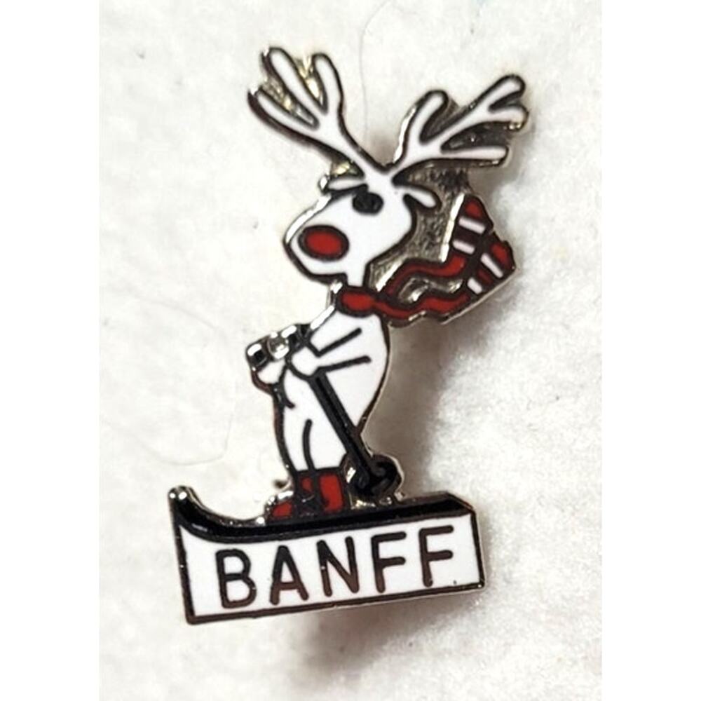 Banff Canada Moose Reindeer Snow Skier Skiing Brooch Pinback Travel Souvenir